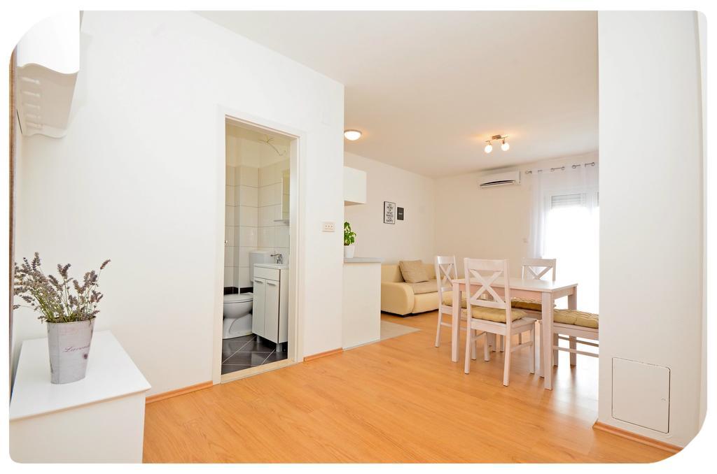 Aprtment Close To Center Zadar Room photo