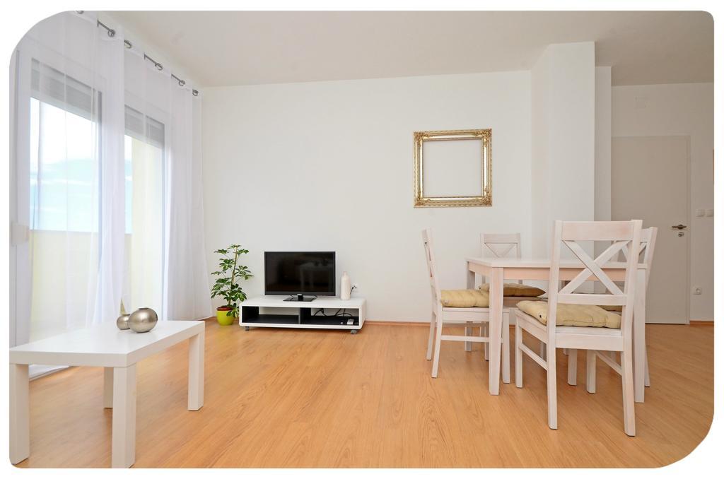 Aprtment Close To Center Zadar Room photo